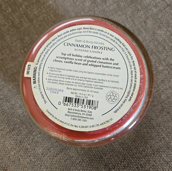 Bath & Body Works candle - Cinnamon Frosting - Picture 2 of 3